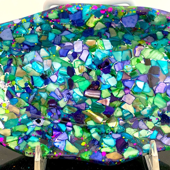 Oval Tray w/ Vibrant Sea Shell Pieces - Picture 6 of 6